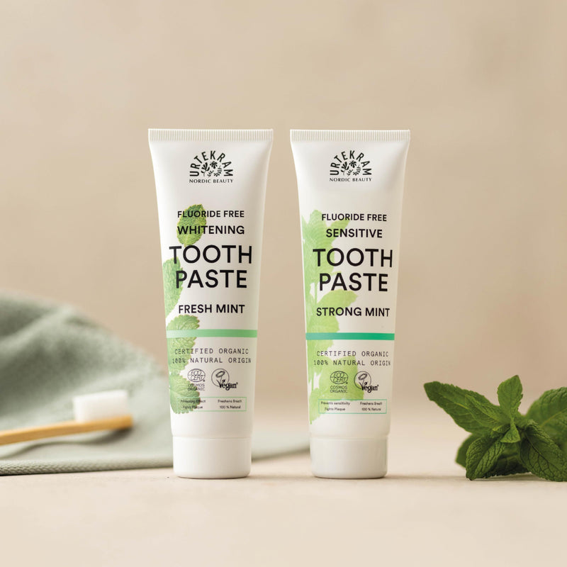 Urtekram Toothpaste sensitive strong mint fluoride-free 75 Milliliters extra image